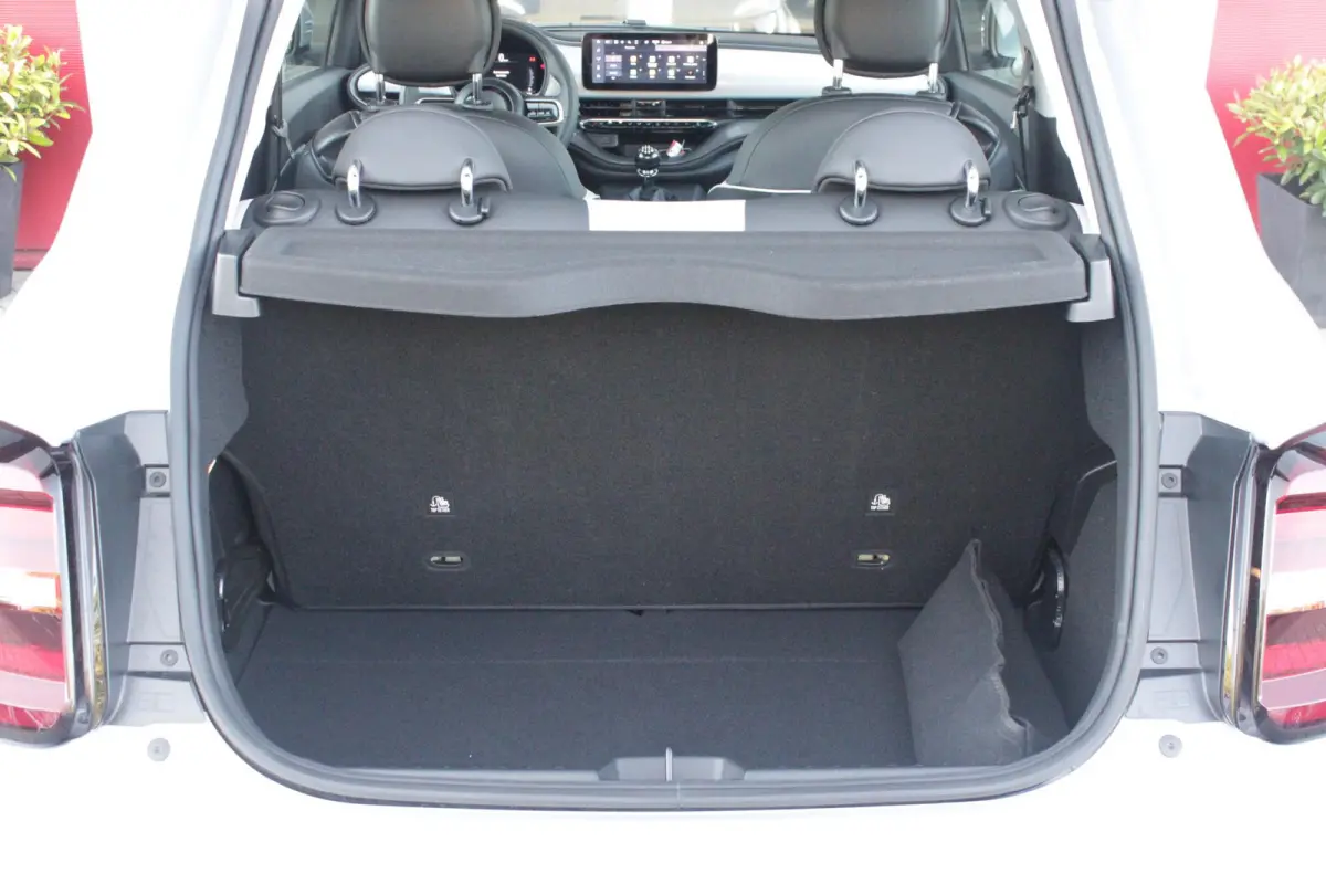 1.0 Hybrid 65PK TORINO LAUNCH EDITION | DRAADLOZE APPLE CARPLAY/ANDROID AUTO | PARKEERSESOREN ACHTER | 16" LICHTMETALEN VELGEN "BURNISHED" | LED KOPLAMPEN "INFINITY" | CLIMATE CONTROL | DAB+