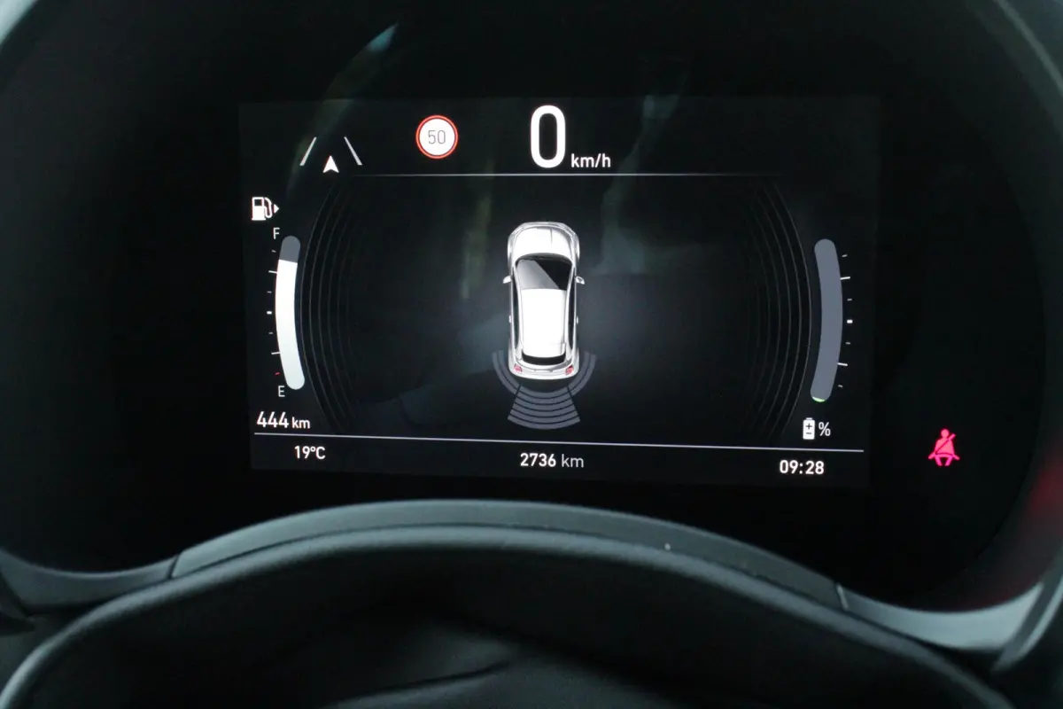 1.0 Hybrid 65PK TORINO LAUNCH EDITION | DRAADLOZE APPLE CARPLAY/ANDROID AUTO | PARKEERSESOREN ACHTER | 16" LICHTMETALEN VELGEN "BURNISHED" | LED KOPLAMPEN "INFINITY" | CLIMATE CONTROL | DAB+