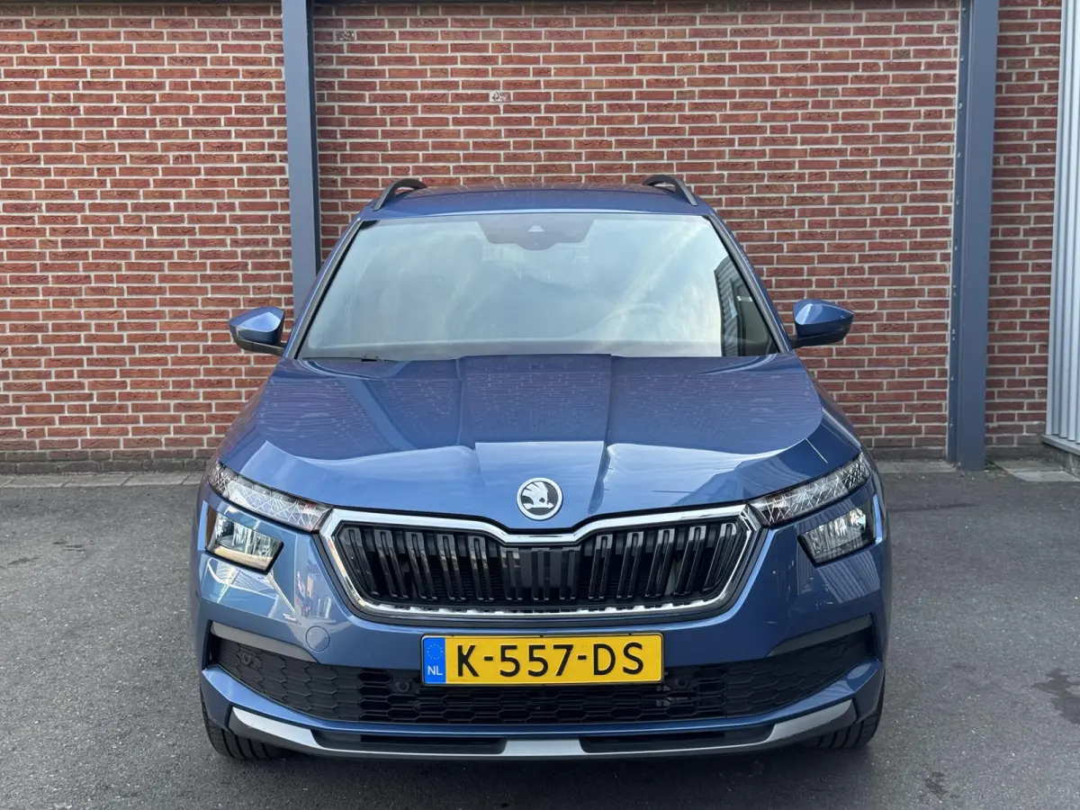 1.0 TSI Sport Business | Trekhaak wegklapbare | Navi/Carplay/Andriod | Achteruitrijcamera | Parkeersensoren | NL-auto |