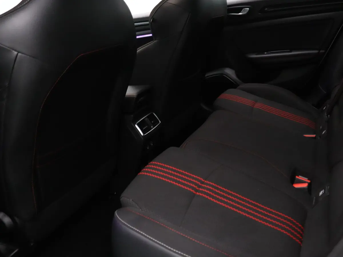 140pk TCe R.S. Line Apple Carplay/Android Auto | Trekhaak afneembaar.
