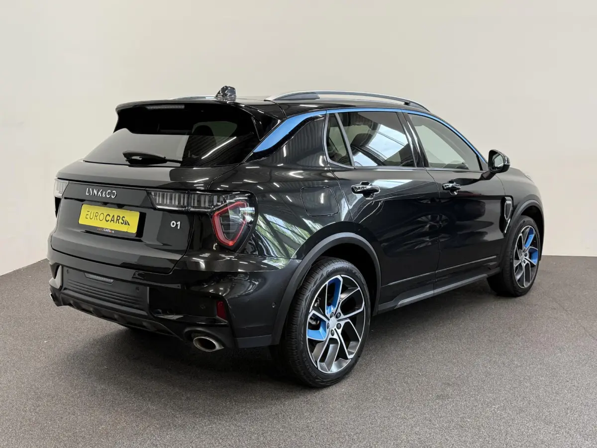 1.5 Panoramadak Navigatie Apple CarPlay Android Auto Camera Parkeerhulp Adaptive Cruise Control Dodehoekdetectie Stoelverwarming Climate Control Lichtmetalen velgen