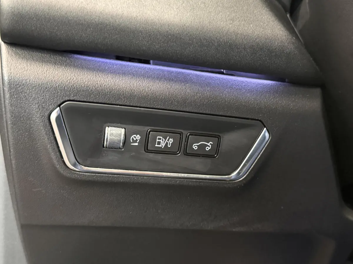1.5 Panoramadak Navigatie Apple CarPlay Android Auto Camera Parkeerhulp Adaptive Cruise Control Dodehoekdetectie Stoelverwarming Climate Control Lichtmetalen velgen