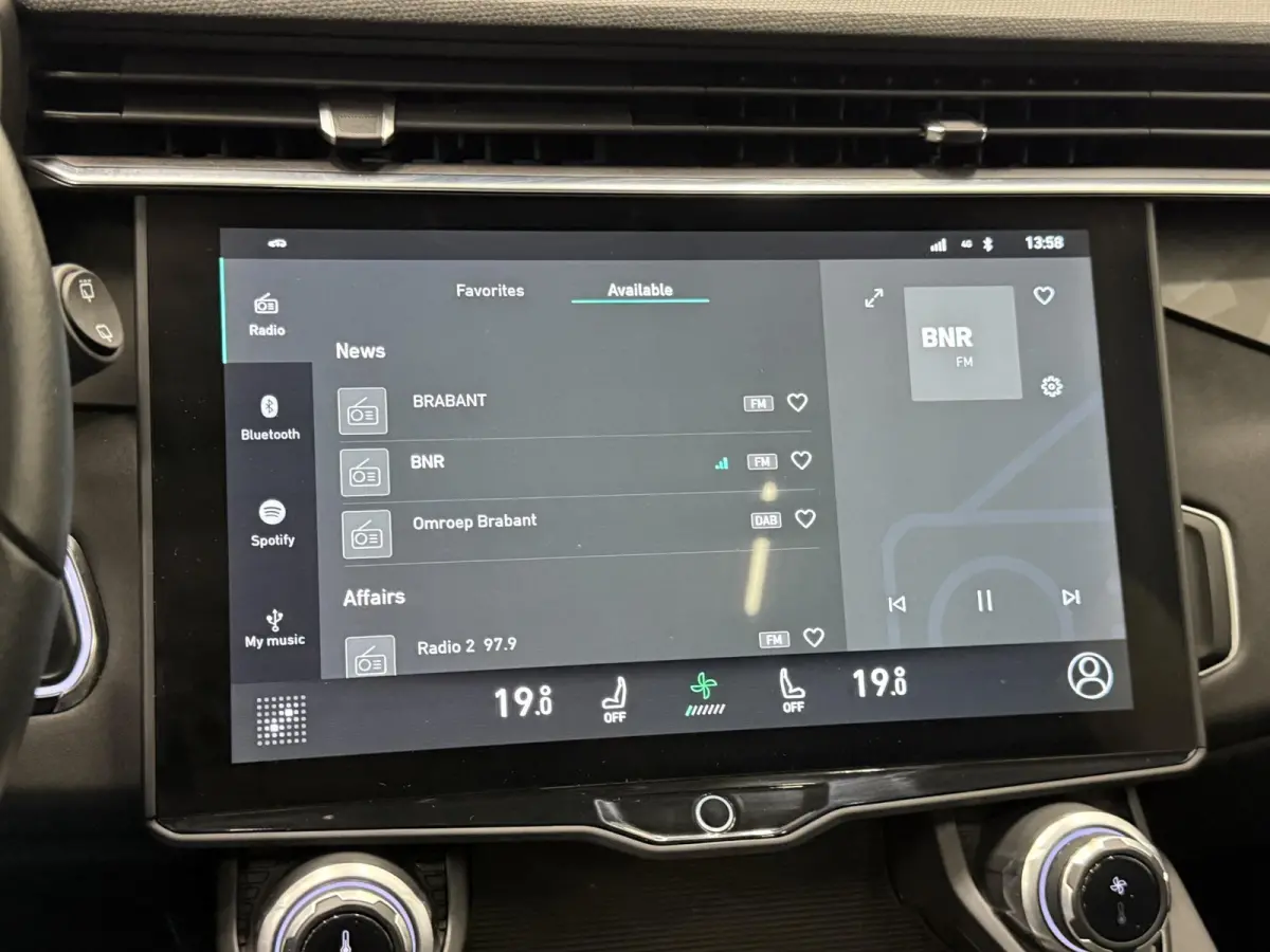 1.5 Panoramadak Navigatie Apple CarPlay Android Auto Camera Parkeerhulp Adaptive Cruise Control Dodehoekdetectie Stoelverwarming Climate Control Lichtmetalen velgen