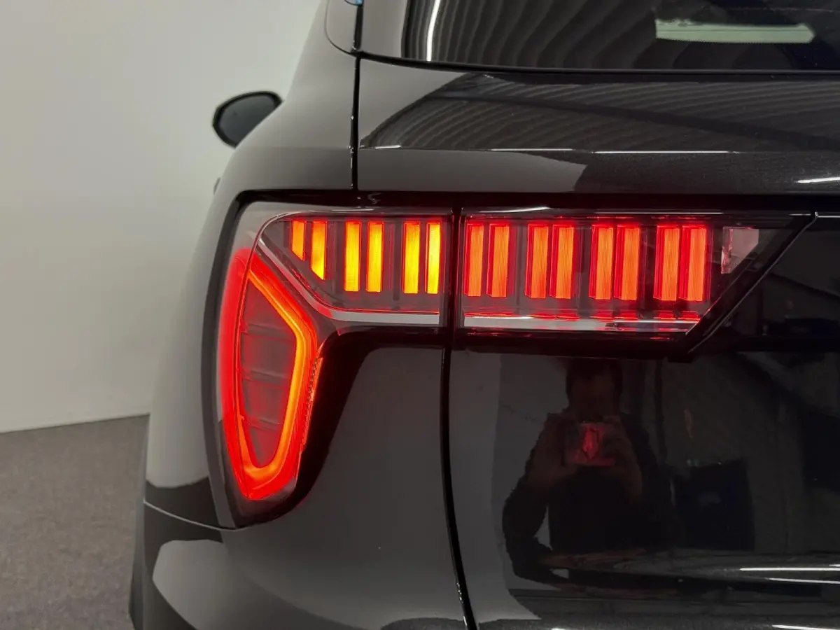 1.5 Panoramadak Navigatie Apple CarPlay Android Auto Camera Parkeerhulp Adaptive Cruise Control Dodehoekdetectie Stoelverwarming Climate Control Lichtmetalen velgen