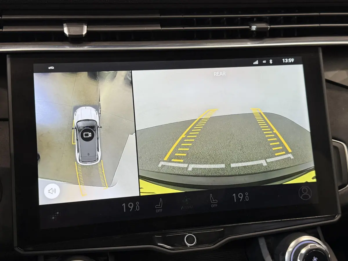 1.5 Panoramadak Navigatie Apple CarPlay Android Auto Camera Parkeerhulp Adaptive Cruise Control Dodehoekdetectie Stoelverwarming Climate Control Lichtmetalen velgen