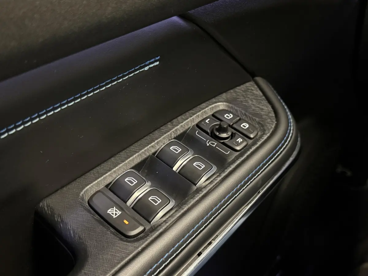 1.5 Panoramadak Navigatie Apple CarPlay Android Auto Camera Parkeerhulp Adaptive Cruise Control Dodehoekdetectie Stoelverwarming Climate Control Lichtmetalen velgen