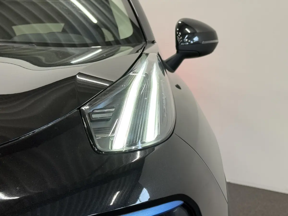 1.5 Panoramadak Navigatie Apple CarPlay Android Auto Camera Parkeerhulp Adaptive Cruise Control Dodehoekdetectie Stoelverwarming Climate Control Lichtmetalen velgen