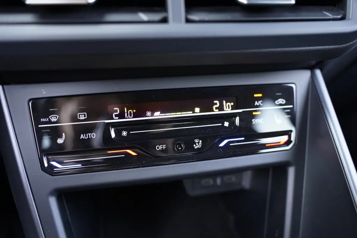 1.0 TSI 2x R-Line 110PK DSG Facelift Ascot IQ Matrix Led Navi Virtual ACC