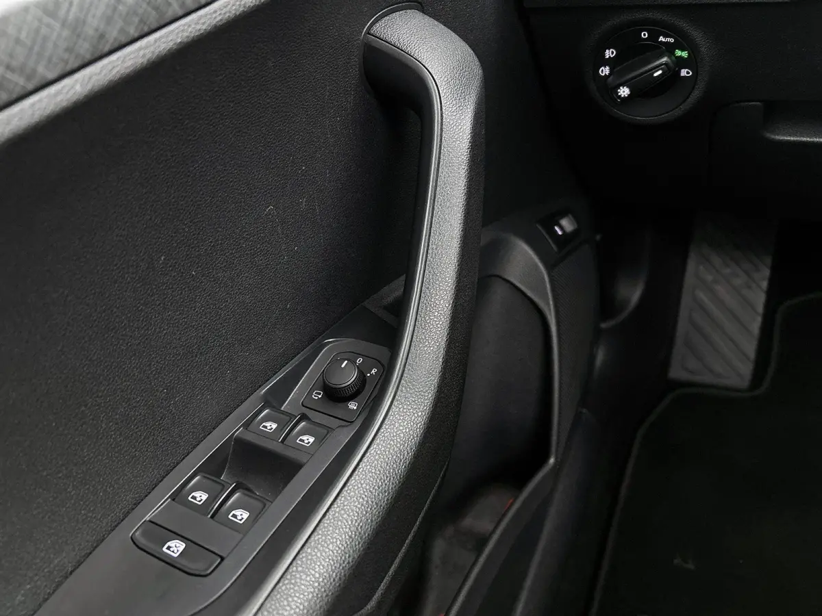 1.5 TSI ACT Business Edition | Automaat | Apple Carplay / Android Auto | Panoramadak | Parkeersensoren | Trekhaak |