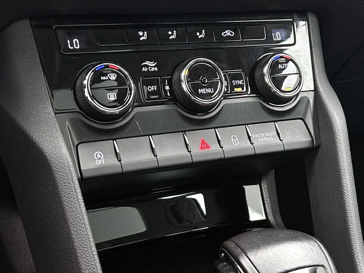 1.5 TSI ACT Business Edition | Automaat | Apple Carplay / Android Auto | Panoramadak | Parkeersensoren | Trekhaak |