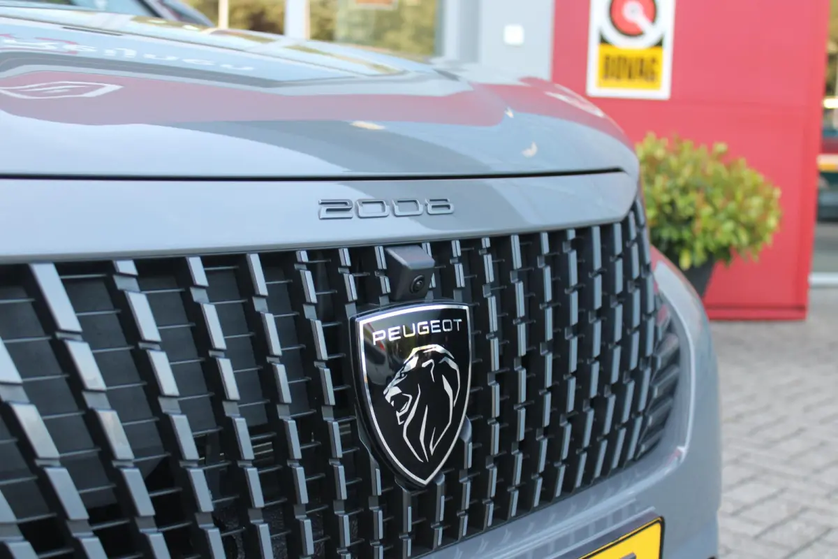 1.2 Hybrid 145PK AUTOMAAT GT PACK | ELEKTRISCH BEDIENBARE BESTUURDERSSTOEL | NAVIGATIE | FULL LED KOPLAMPEN | DRAADLOZE APPLE CARPLAY/ANDROID AUTO | ADAPTIVE CRUISE CONTROL | CAMERA VOOR + A