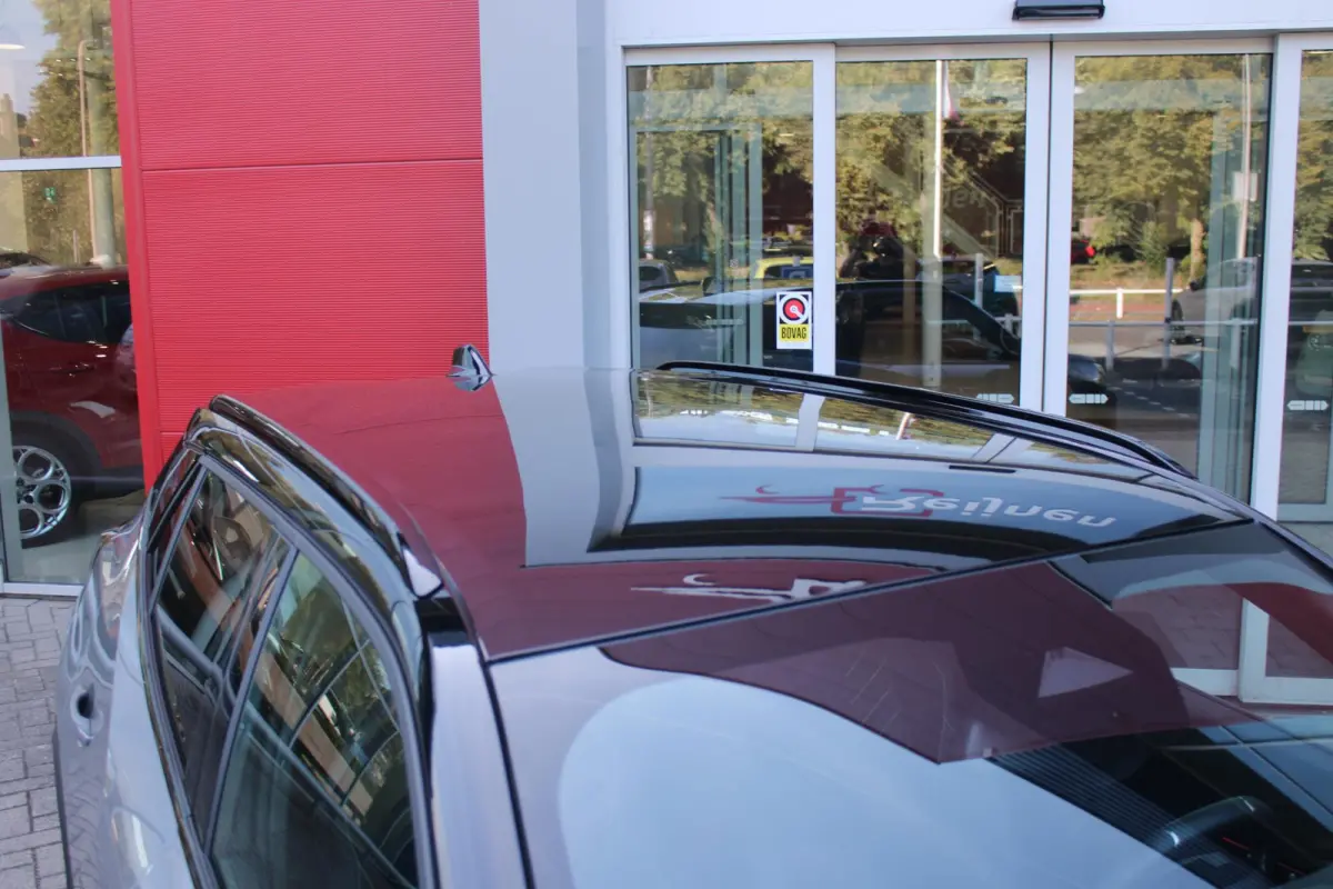 1.2 Hybrid 145PK AUTOMAAT GT PACK | ELEKTRISCH BEDIENBARE BESTUURDERSSTOEL | NAVIGATIE | FULL LED KOPLAMPEN | DRAADLOZE APPLE CARPLAY/ANDROID AUTO | ADAPTIVE CRUISE CONTROL | CAMERA VOOR + A