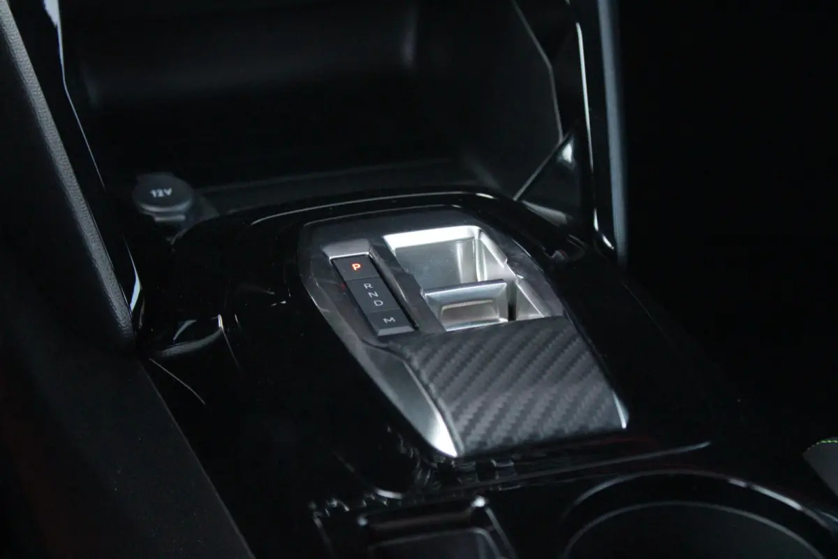 1.2 Hybrid 145PK AUTOMAAT GT PACK | ELEKTRISCH BEDIENBARE BESTUURDERSSTOEL | NAVIGATIE | FULL LED KOPLAMPEN | DRAADLOZE APPLE CARPLAY/ANDROID AUTO | ADAPTIVE CRUISE CONTROL | CAMERA VOOR + A