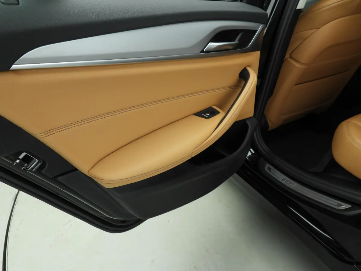 530e | Laserlicht | Leder | Navigatie | Comfortzetels | Clima | PDC | DAB | Alu 18 inch