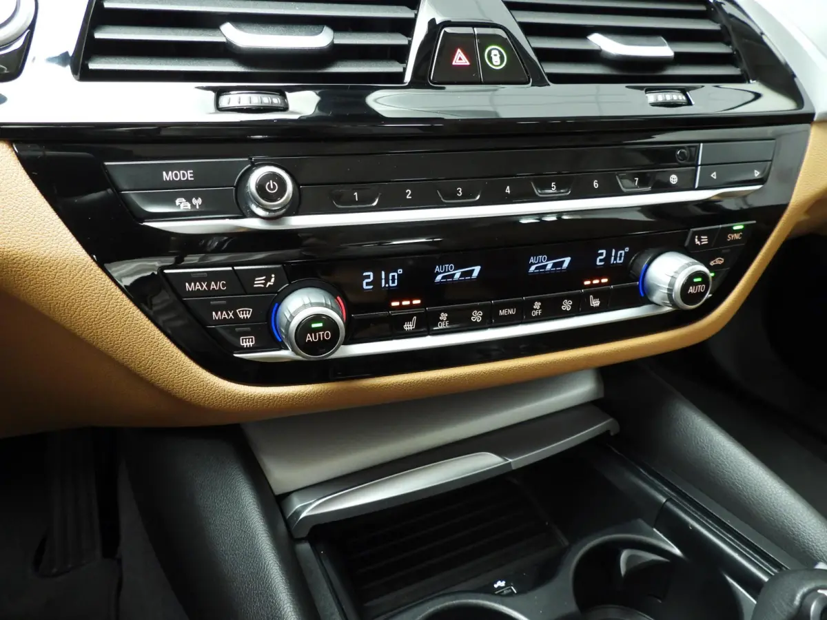 530e | Laserlicht | Leder | Navigatie | Comfortzetels | Clima | PDC | DAB | Alu 18 inch