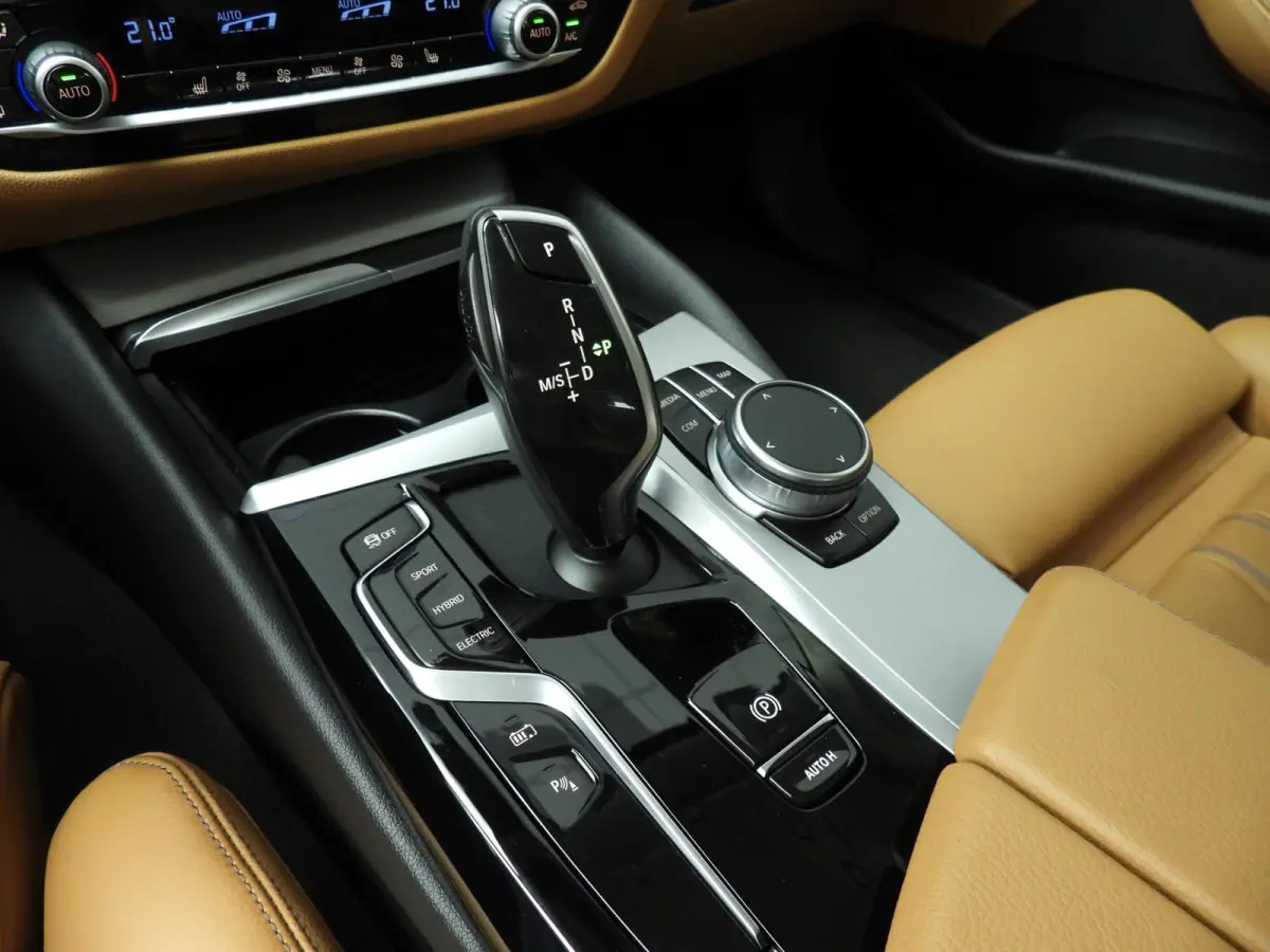 530e | Laserlicht | Leder | Navigatie | Comfortzetels | Clima | PDC | DAB | Alu 18 inch