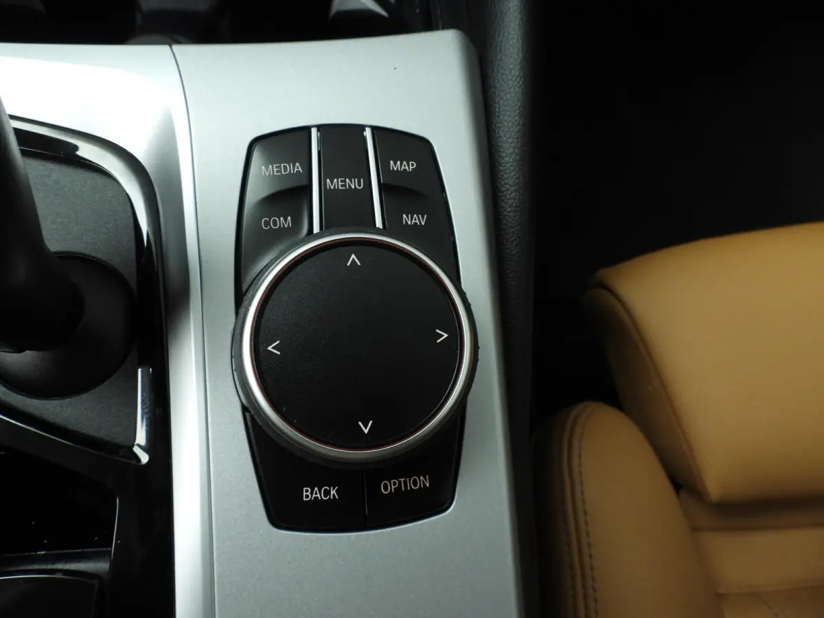 530e | Laserlicht | Leder | Navigatie | Comfortzetels | Clima | PDC | DAB | Alu 18 inch