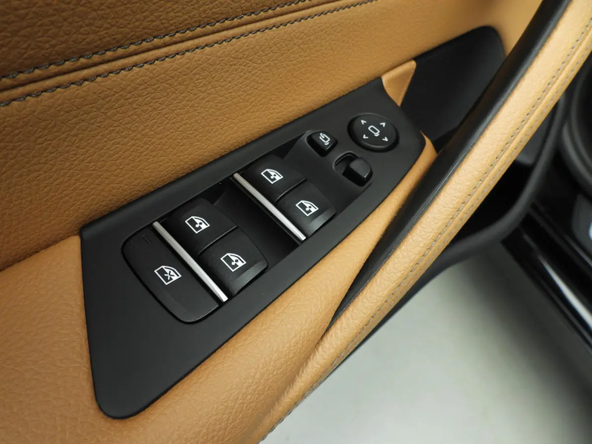 530e | Laserlicht | Leder | Navigatie | Comfortzetels | Clima | PDC | DAB | Alu 18 inch