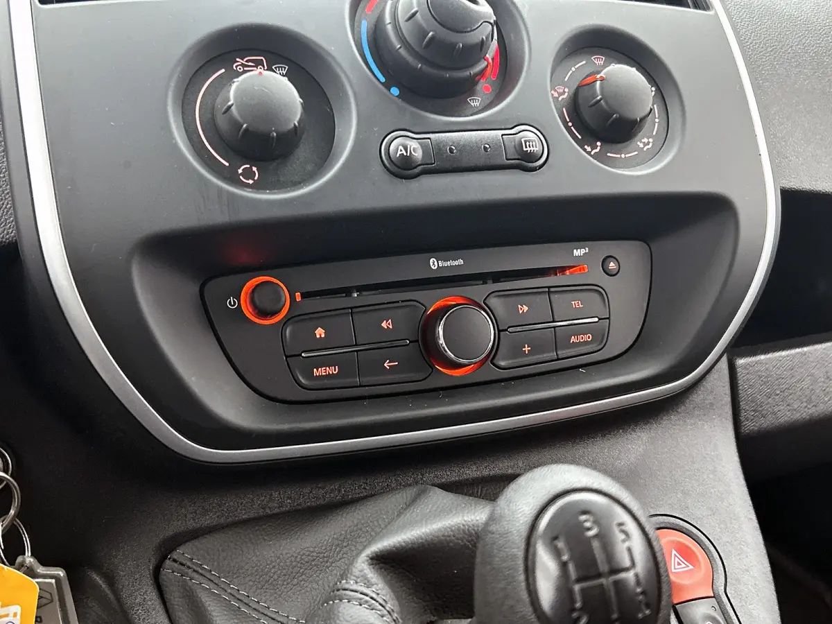1.5 DCi Euro6 75PK Energy Comfort Airco / Navigatie / Pdc. / Radio multimedia / Apk 01-2027