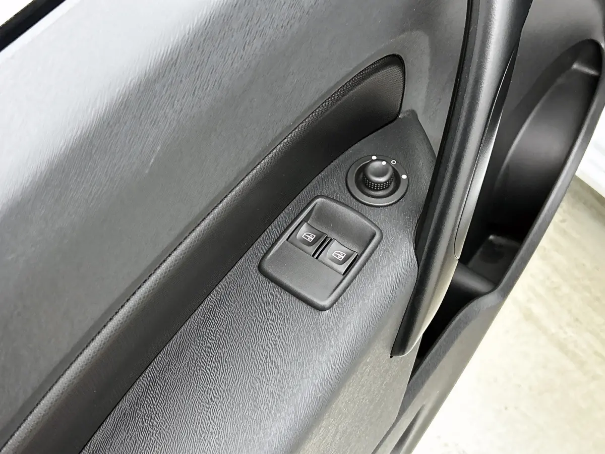 1.5 DCi Euro6 75PK Energy Comfort Airco / Navigatie / Pdc. / Radio multimedia / Apk 01-2027