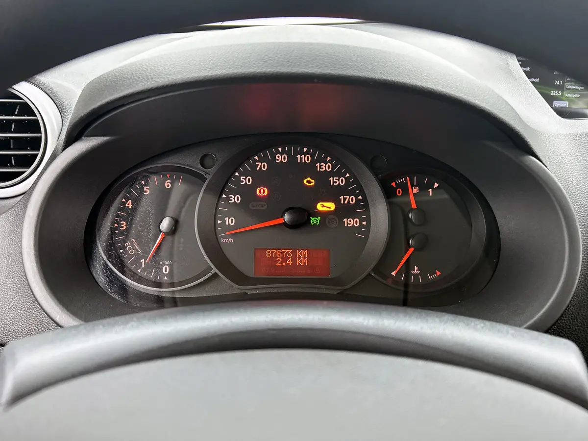 1.5 DCi Euro6 75PK Energy Comfort Airco / Navigatie / Pdc. / Radio multimedia / Apk 01-2027