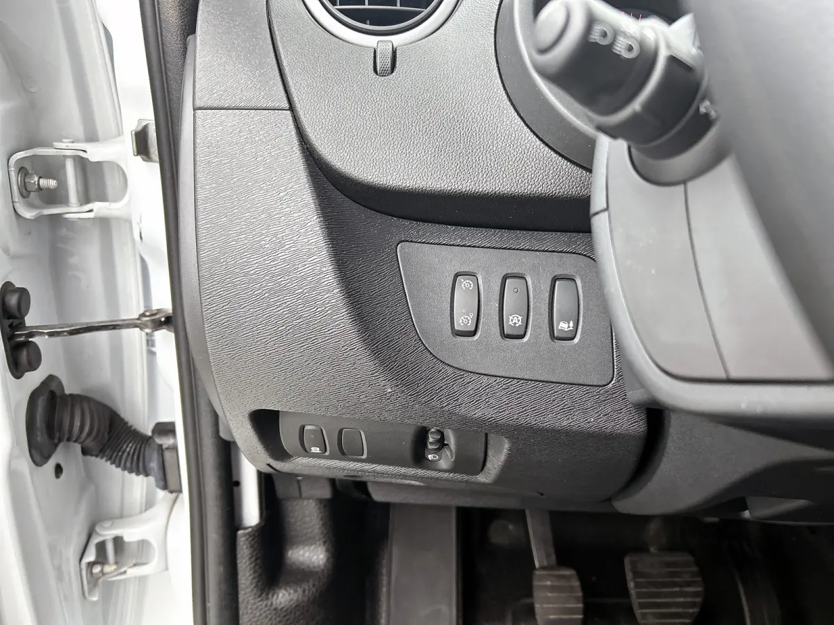 1.5 DCi Euro6 75PK Energy Comfort Airco / Navigatie / Pdc. / Radio multimedia / Apk 01-2027