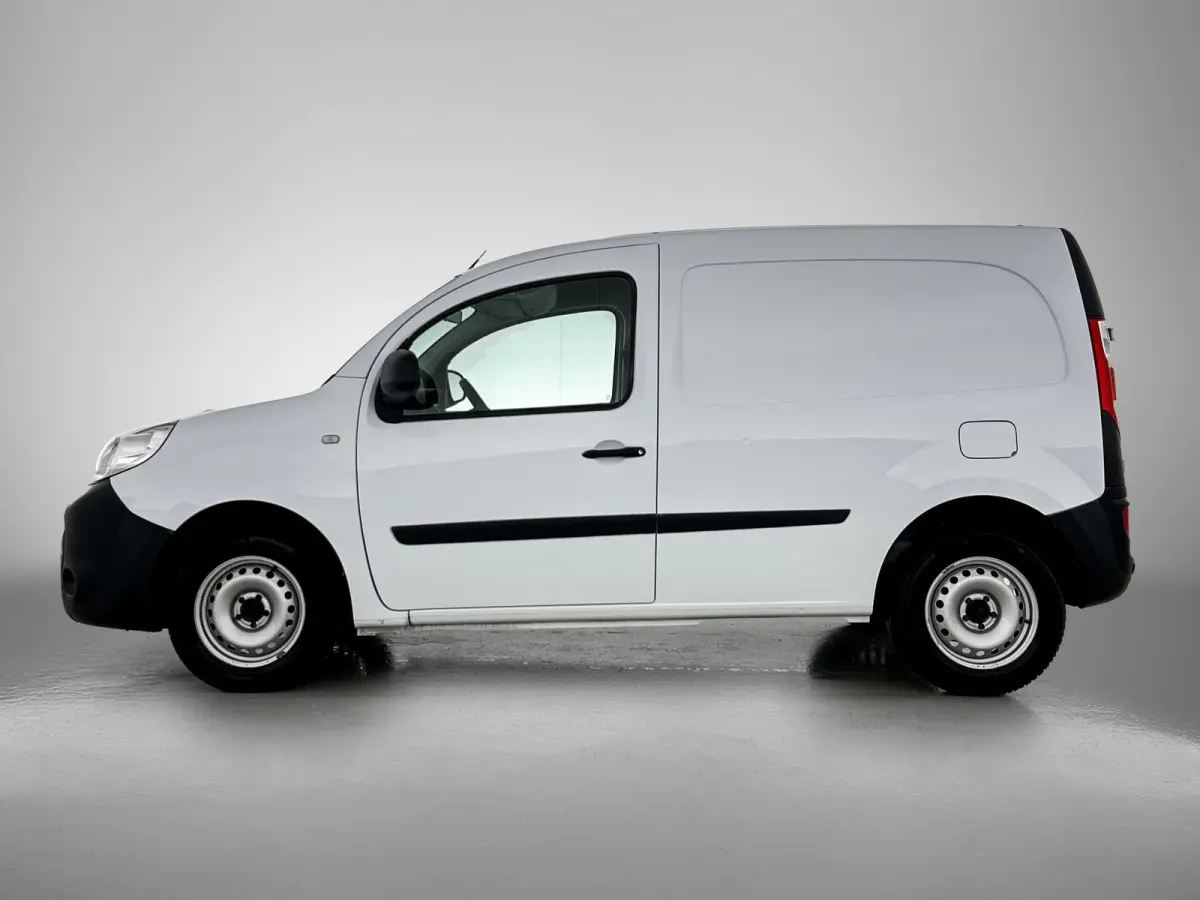 1.5 DCi Euro6 81PK Comfort / Schuifdeur+Raam / Trekhaak / Airco / Pdc./ Navigatie / Radio multimedia / Apk 01-2027
