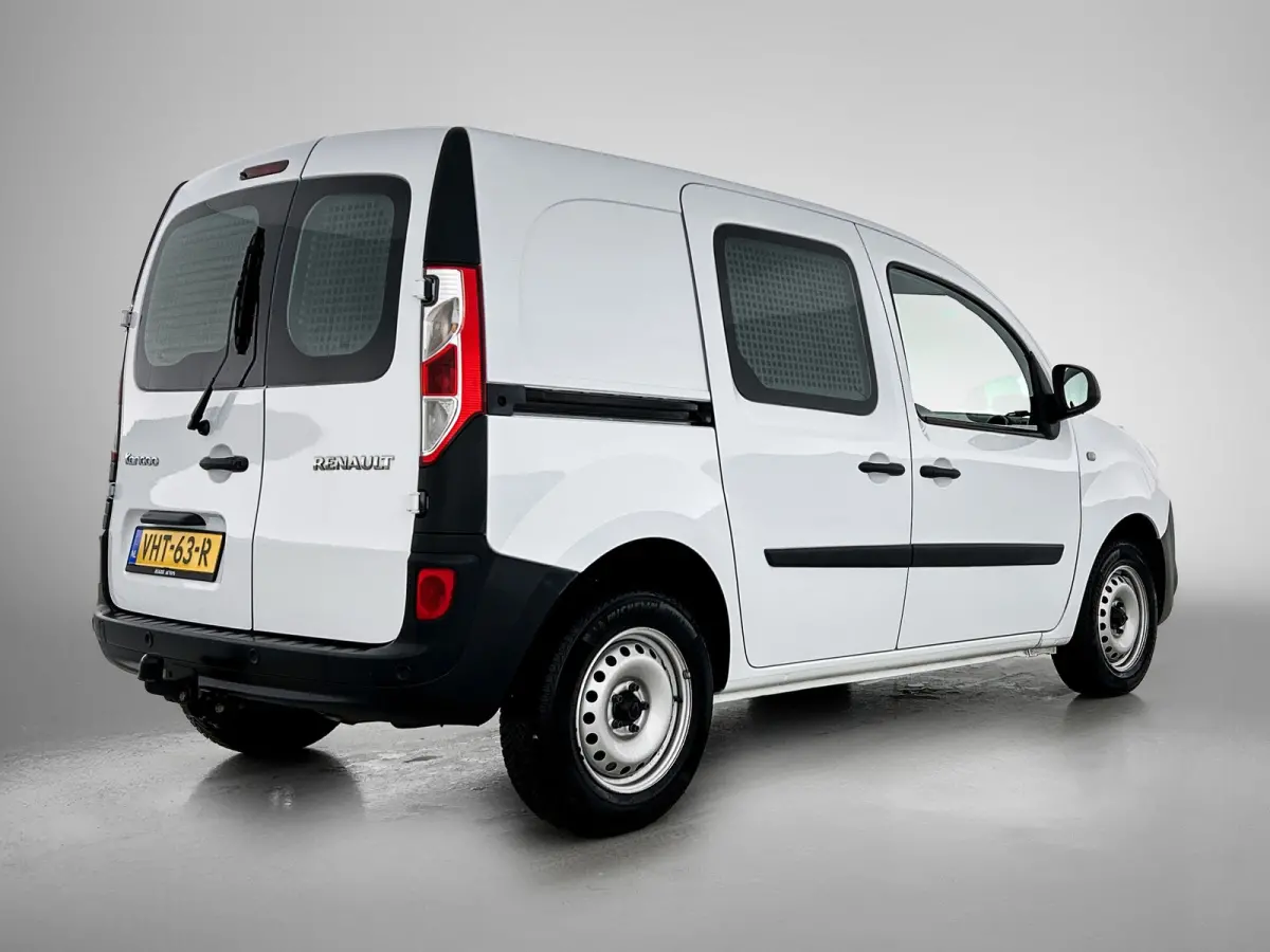 1.5 DCi Euro6 81PK Comfort / Schuifdeur+Raam / Trekhaak / Airco / Pdc./ Navigatie / Radio multimedia / Apk 01-2027