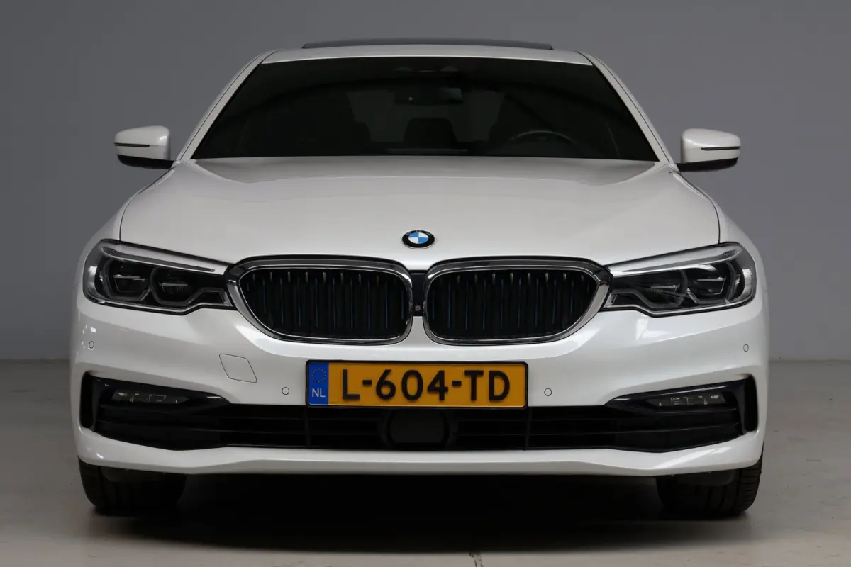 530e Sport Line | Bowers & Wilkins | massage | head-up | softclose | schuifkanteldak | stoelkoeling | adap. cruise