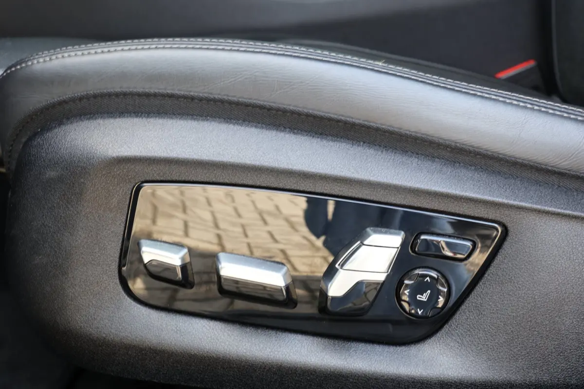 530e Sport Line | Bowers & Wilkins | massage | head-up | softclose | schuifkanteldak | stoelkoeling | adap. cruise