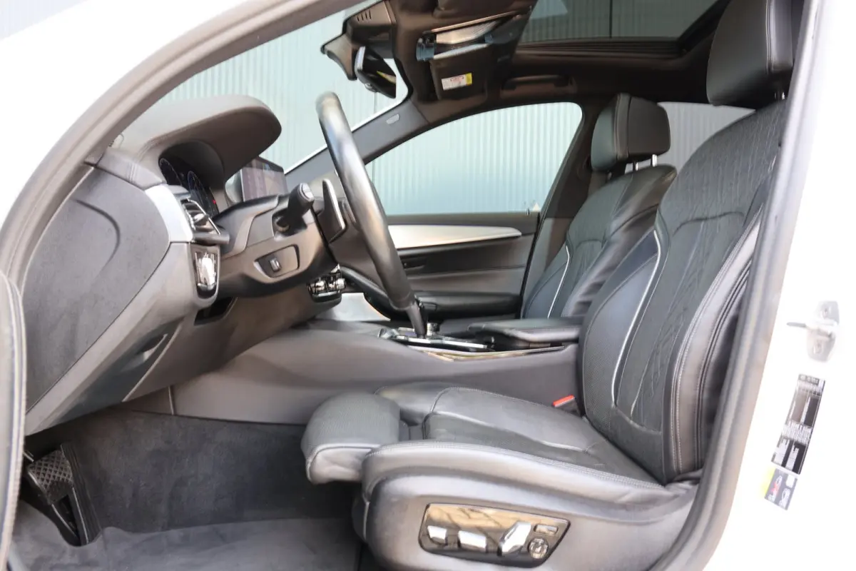 530e Sport Line | Bowers & Wilkins | massage | head-up | softclose | schuifkanteldak | stoelkoeling | adap. cruise