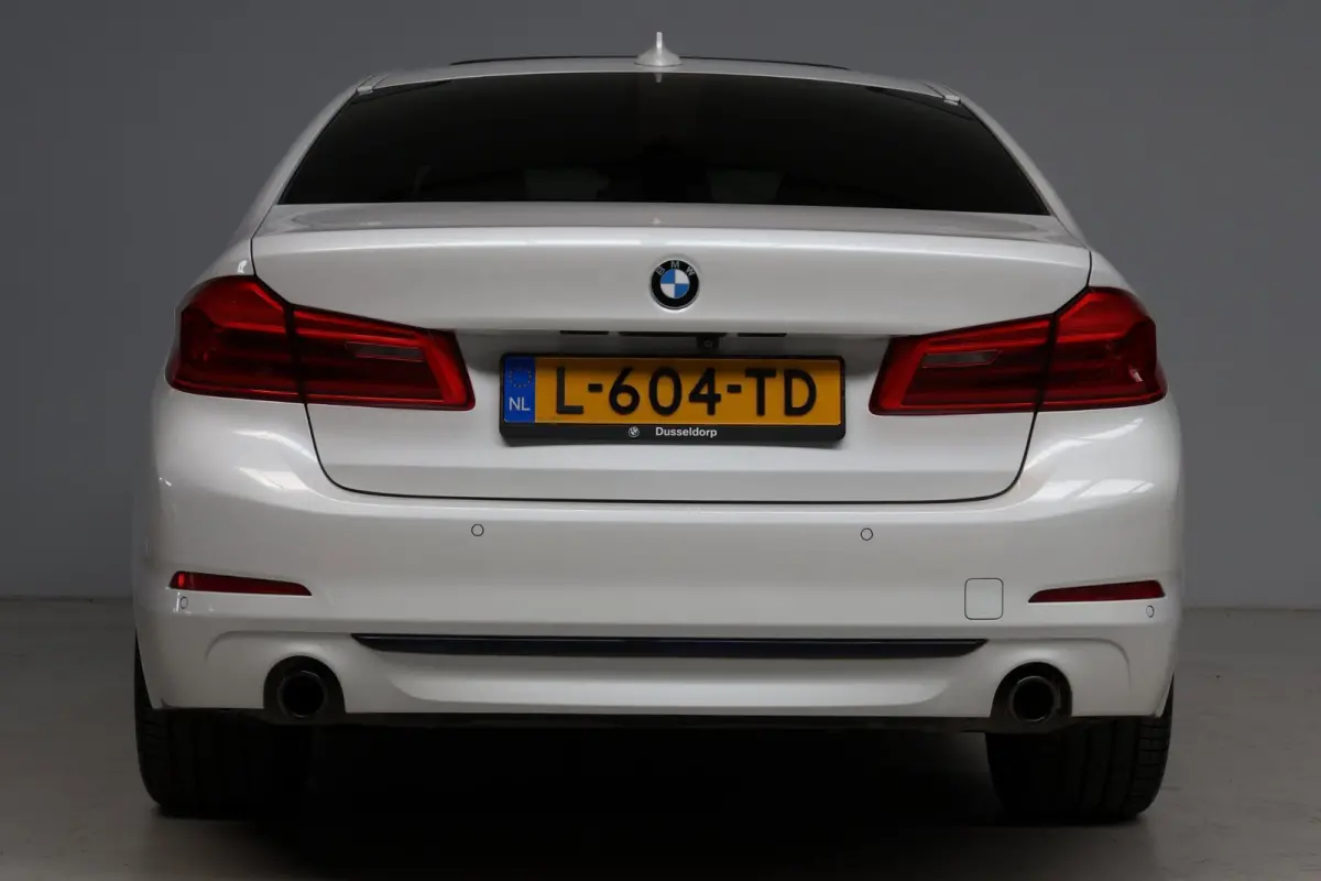 530e Sport Line | Bowers & Wilkins | massage | head-up | softclose | schuifkanteldak | stoelkoeling | adap. cruise