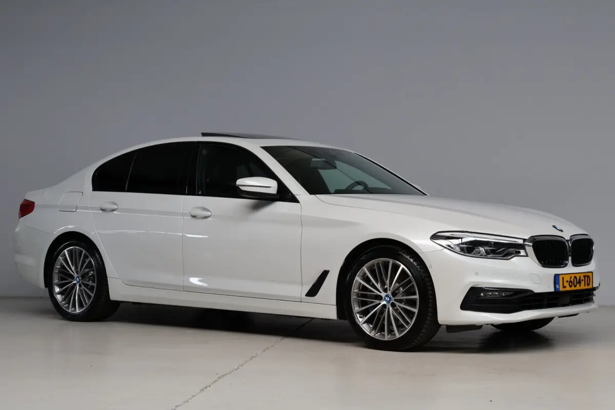 530e Sport Line | Bowers & Wilkins | massage | head-up | softclose | schuifkanteldak | stoelkoeling | adap. cruise
