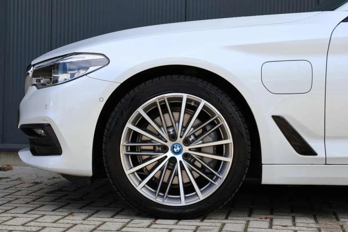 530e Sport Line | Bowers & Wilkins | massage | head-up | softclose | schuifkanteldak | stoelkoeling | adap. cruise