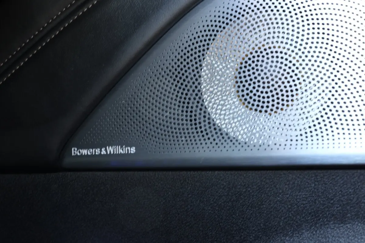 530e Sport Line | Bowers & Wilkins | massage | head-up | softclose | schuifkanteldak | stoelkoeling | adap. cruise