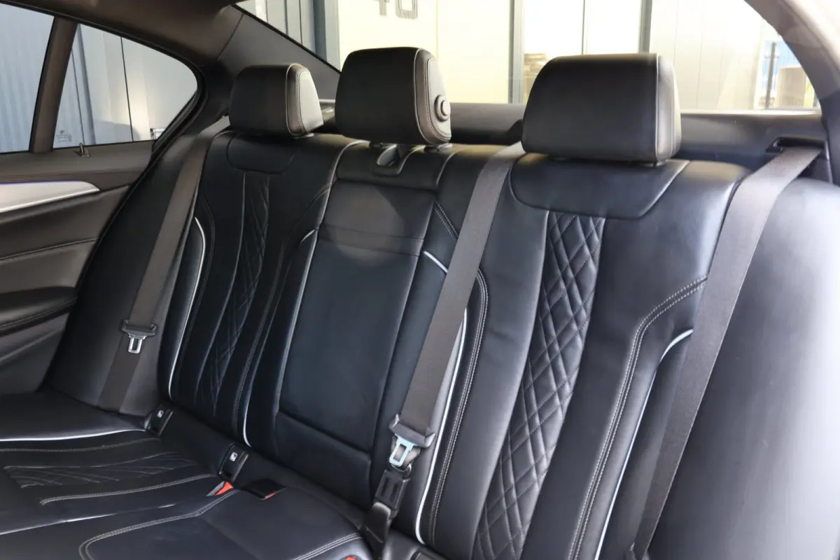 530e Sport Line | Bowers & Wilkins | massage | head-up | softclose | schuifkanteldak | stoelkoeling | adap. cruise
