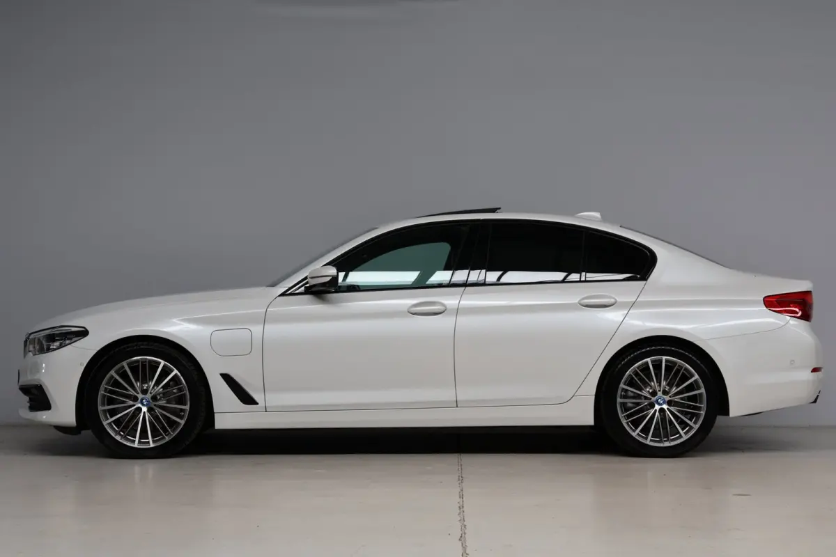 530e Sport Line | Bowers & Wilkins | massage | head-up | softclose | schuifkanteldak | stoelkoeling | adap. cruise