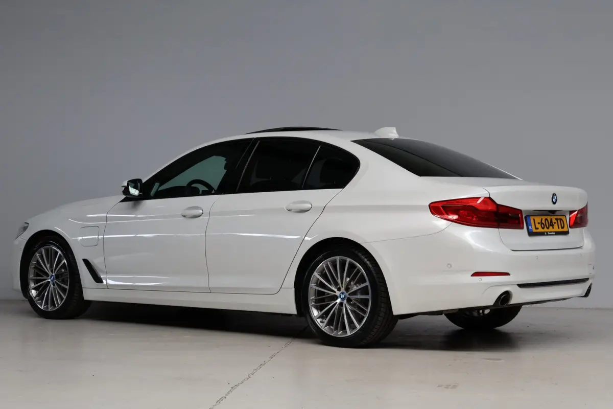 530e Sport Line | Bowers & Wilkins | massage | head-up | softclose | schuifkanteldak | stoelkoeling | adap. cruise