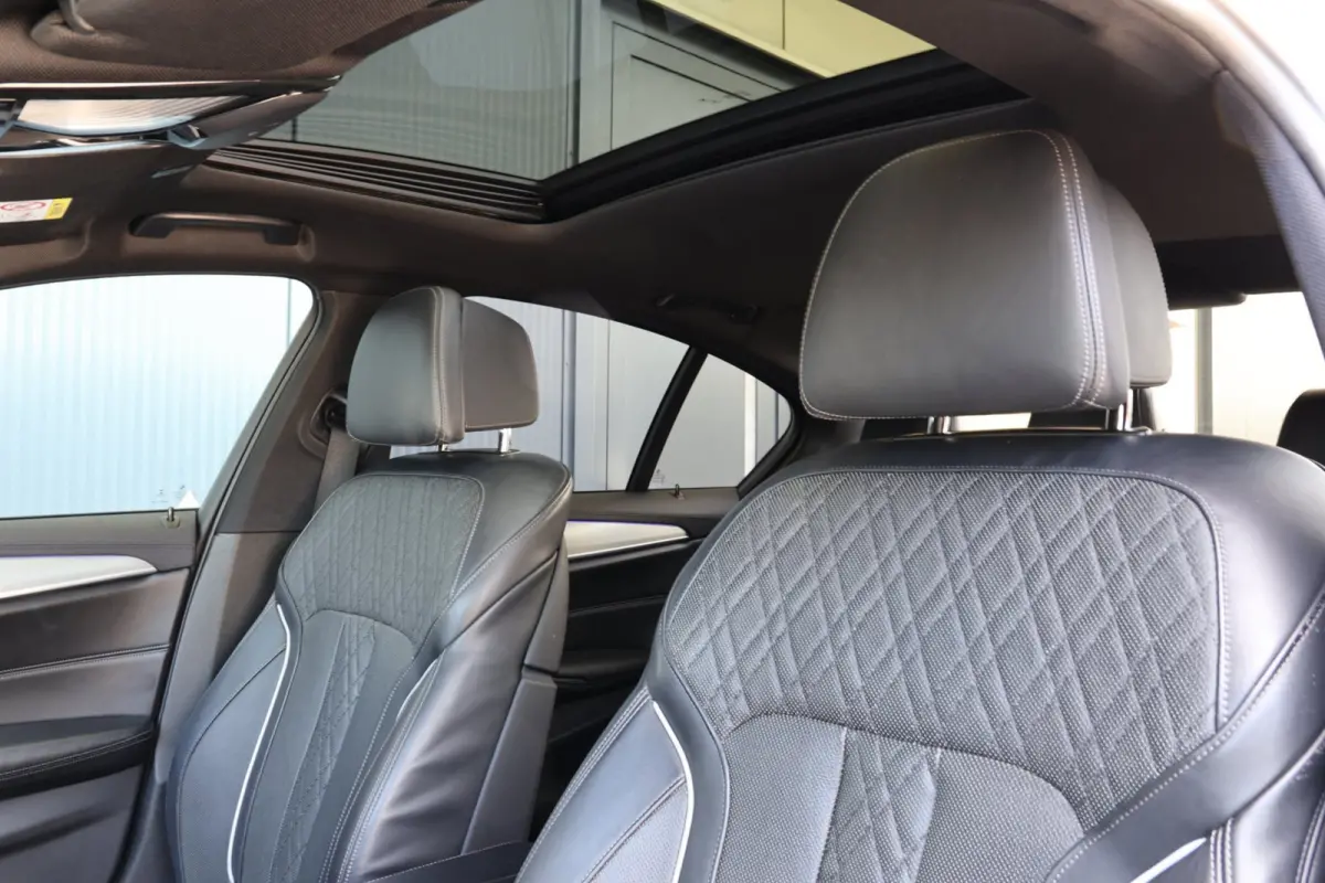 530e Sport Line | Bowers & Wilkins | massage | head-up | softclose | schuifkanteldak | stoelkoeling | adap. cruise