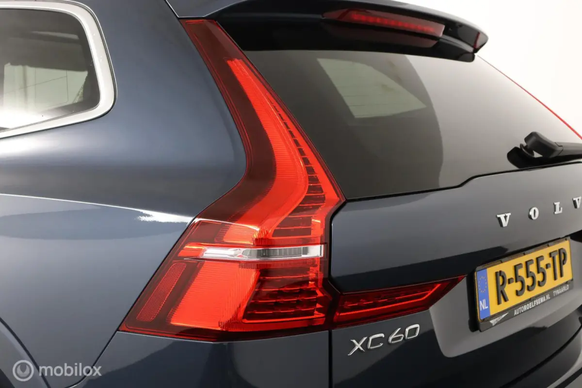 2.0 T6 AWD Momentum | Keyless | BLISS | Verwarmbare stoelen & Stuurwiel | Harman Kardon | Camera