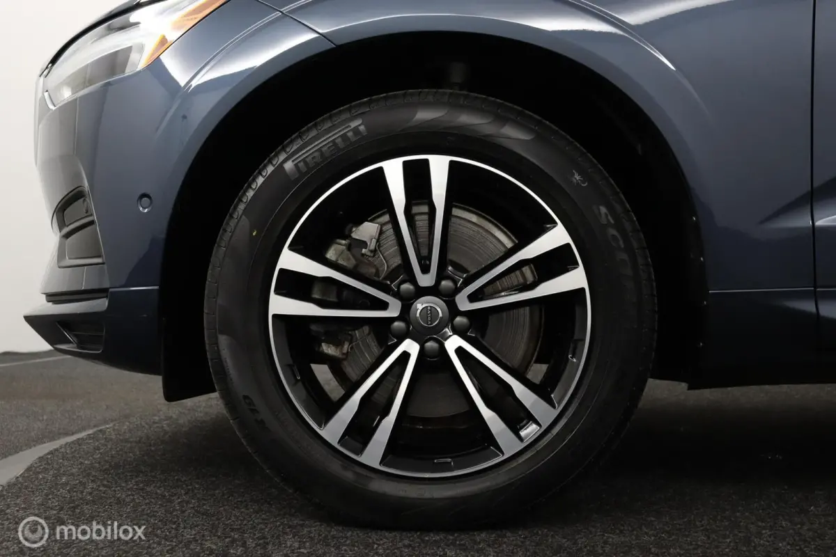 2.0 T6 AWD Momentum | Keyless | BLISS | Verwarmbare stoelen & Stuurwiel | Harman Kardon | Camera