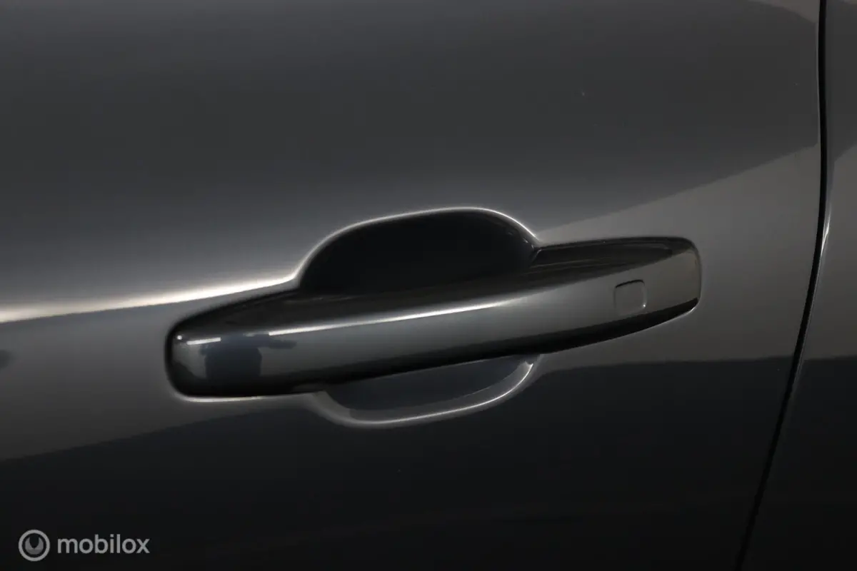 2.0 T6 AWD Momentum | Keyless | BLISS | Verwarmbare stoelen & Stuurwiel | Harman Kardon | Camera