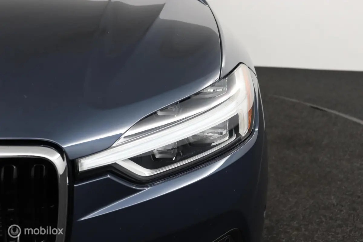 2.0 T6 AWD Momentum | Keyless | BLISS | Verwarmbare stoelen & Stuurwiel | Harman Kardon | Camera