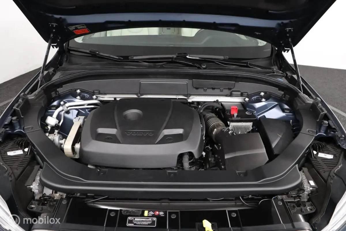 2.0 T6 AWD Momentum | Keyless | BLISS | Verwarmbare stoelen & Stuurwiel | Harman Kardon | Camera