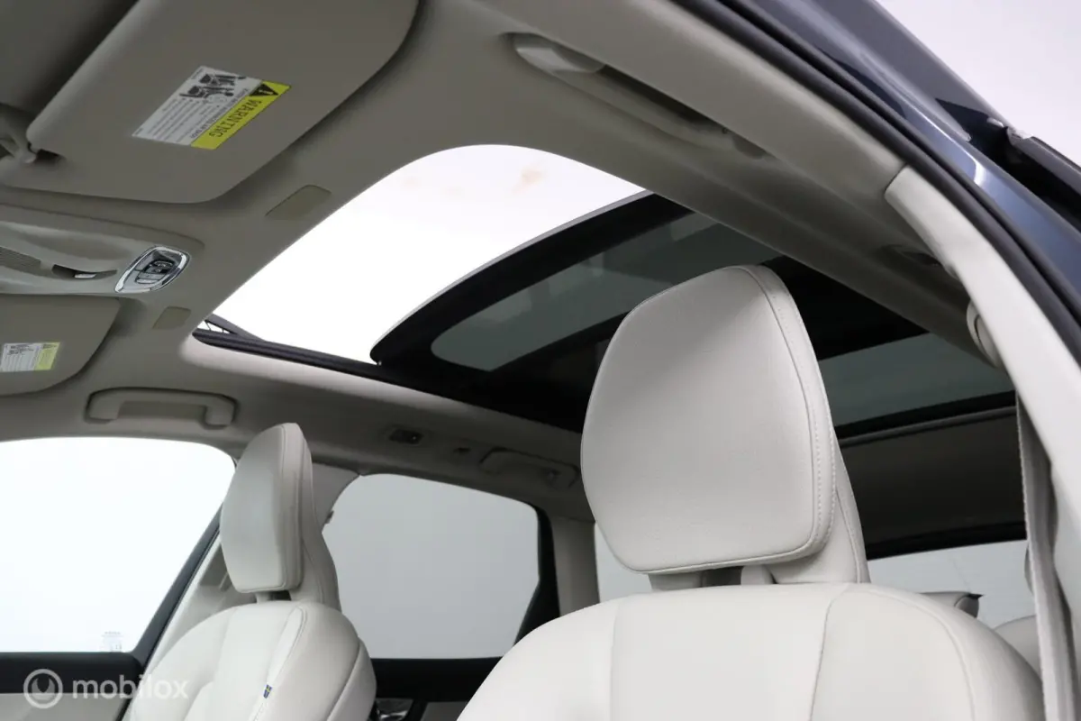 2.0 T6 AWD Momentum | Keyless | BLISS | Verwarmbare stoelen & Stuurwiel | Harman Kardon | Camera