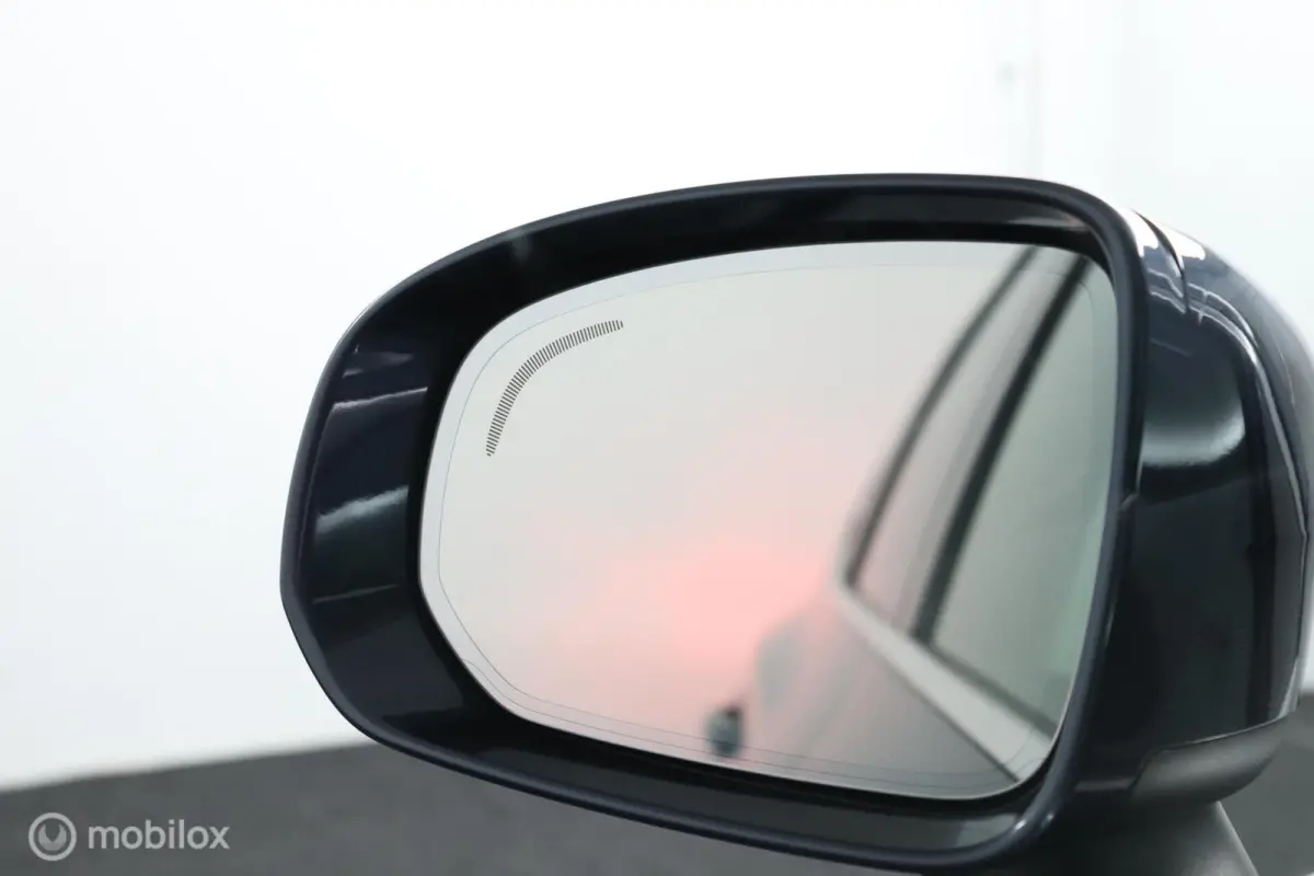 2.0 T6 AWD Momentum | Keyless | BLISS | Verwarmbare stoelen & Stuurwiel | Harman Kardon | Camera