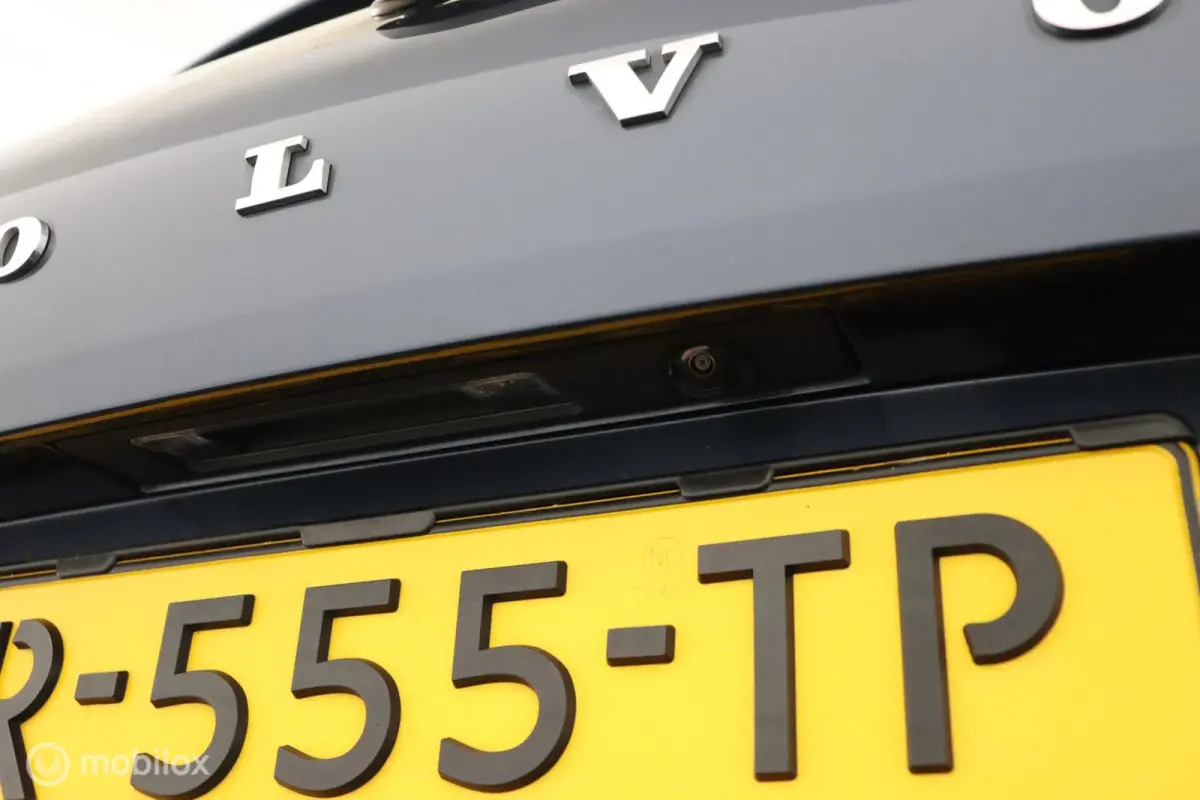 2.0 T6 AWD Momentum | Keyless | BLISS | Verwarmbare stoelen & Stuurwiel | Harman Kardon | Camera