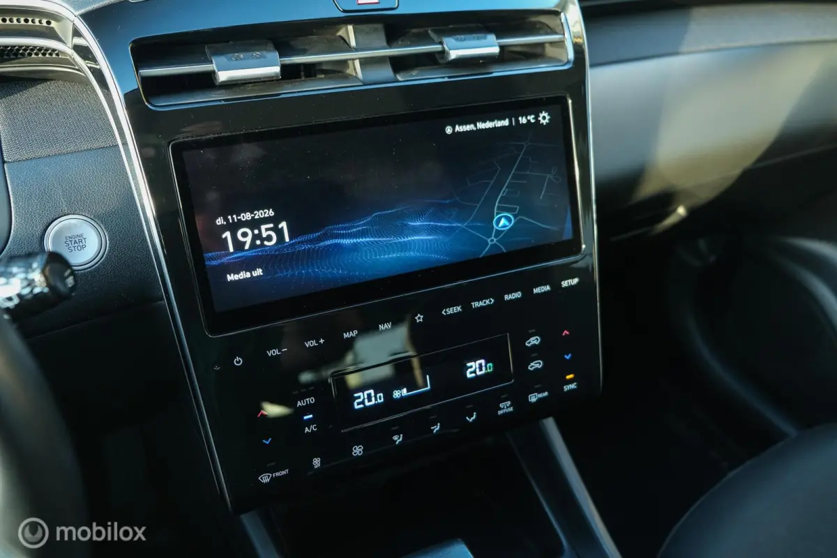 1.6 T-GDI MHEV Comfort Smart | Pano | Stoelverwarming | Trekhaak | 18 Inch | Carplay | LED | Camera | All seasons