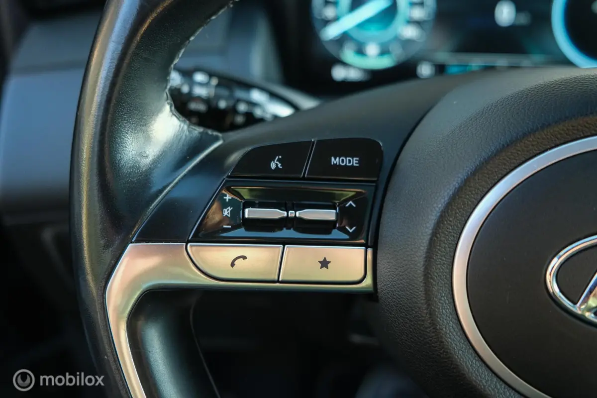 1.6 T-GDI MHEV Comfort Smart | Pano | Stoelverwarming | Trekhaak | 18 Inch | Carplay | LED | Camera | All seasons