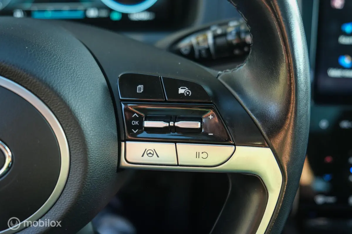 1.6 T-GDI MHEV Comfort Smart | Pano | Stoelverwarming | Trekhaak | 18 Inch | Carplay | LED | Camera | All seasons